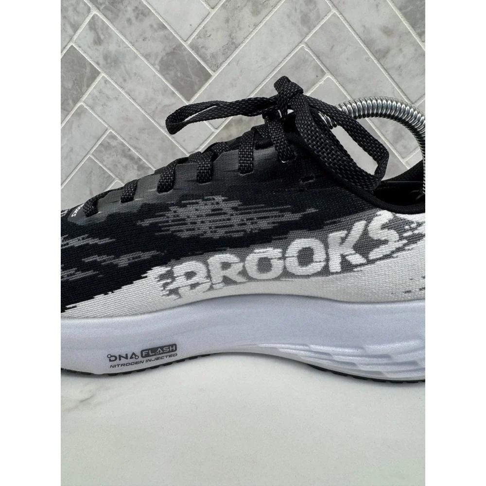 Brooks Launch 11 Running Shoes Mens Size 8.5 D 8.5D Black White Sneakers Mesh